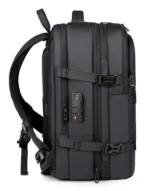Vacuum Travel Backpack with Integrated Pump